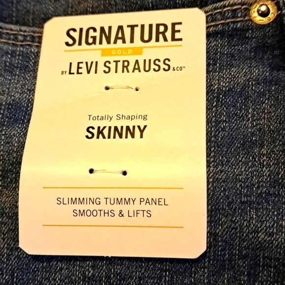 Womens NEW SIGNATURE LEVI SHAPING JEANS. 4. (WAIST 27) - Picture 7 of 15
